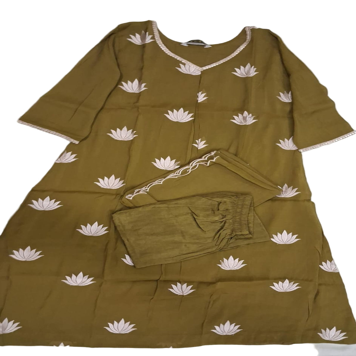 Mehindi Curved V-neck 3-Piece Set