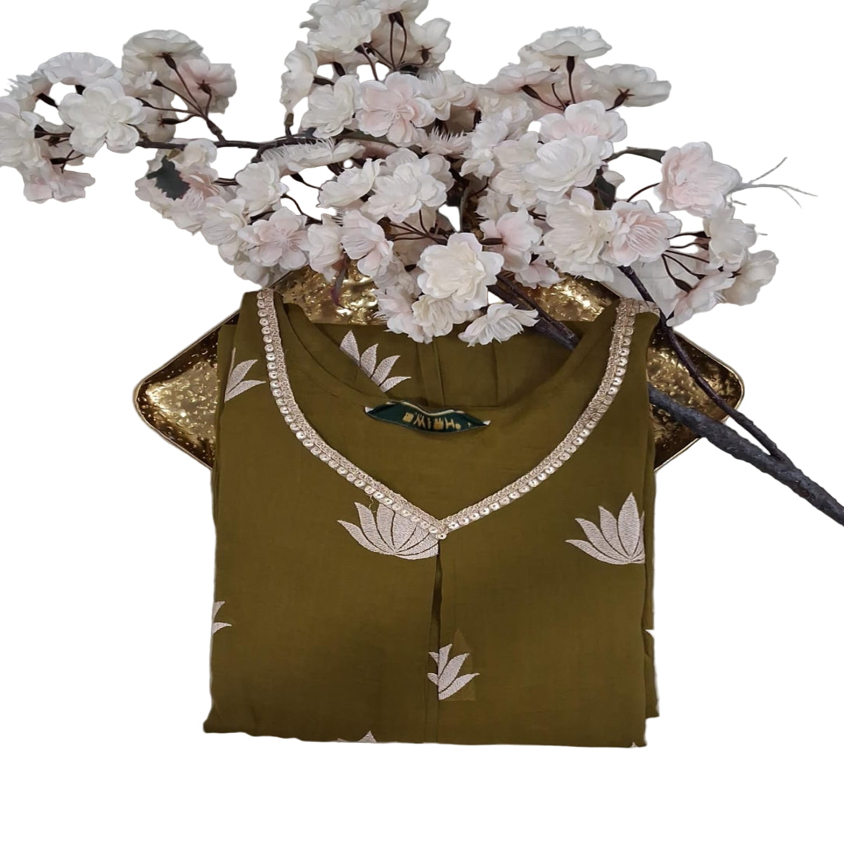 Mehindi Curved V-neck 3-Piece Set