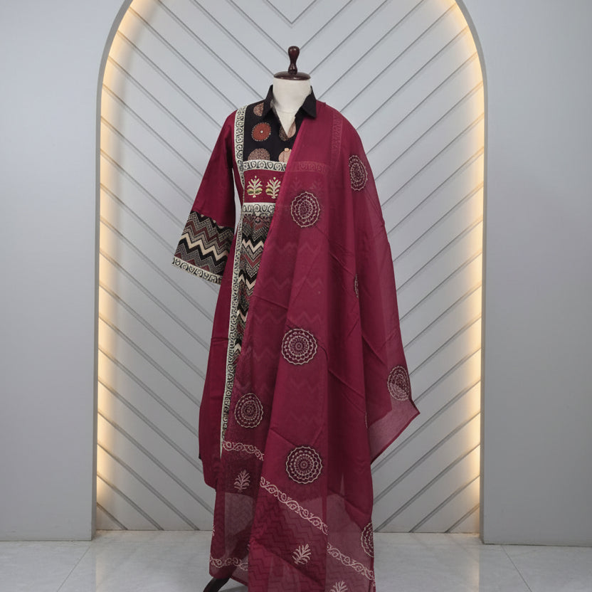 RL03CR-03 COLLAR NECK RED N BLACK