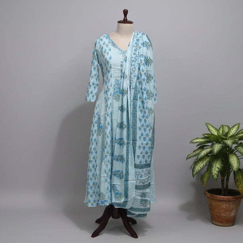 RL03CR-05 V NECK LIGHT BLUE
