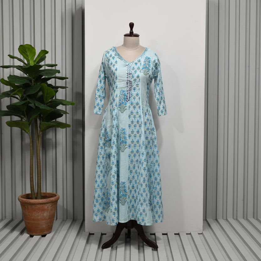 RL03CR-05 V NECK LIGHT BLUE1