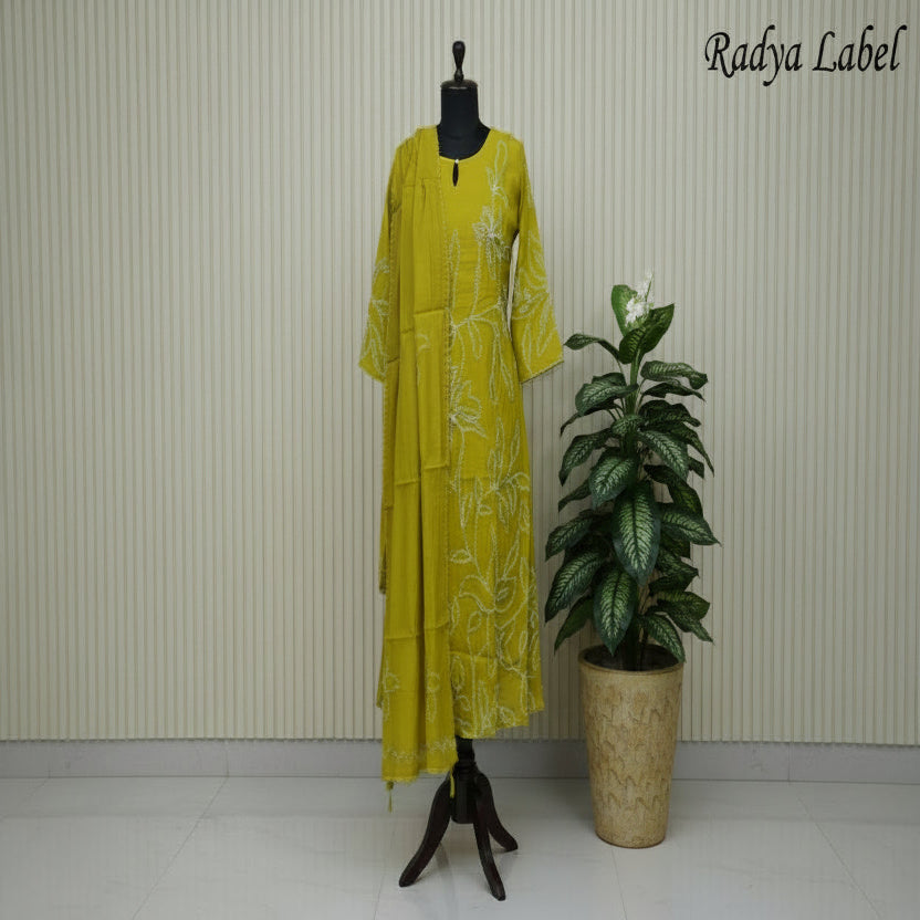 RL03WS09 ROUND NECK PARROT GREEN